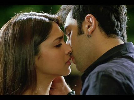 Deepika Padukone talks about getting intimate with Ranbir Kapoor 