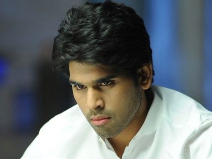 Allu Sirish denies assaulting a female videographer