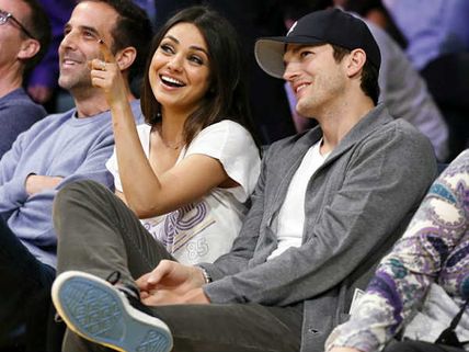 Mila Kunis, Ashton Kutcher planning English wedding