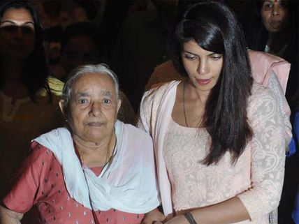 Pics: Kareena, Karisma, Deepika at prayer meet of Priyanka's father