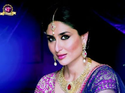 Saif to romance Esha Gupta on wife Bebo's advice?