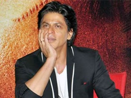 Shahrukh Khan admits he's a bit feminine!