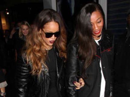 Rihanna, Delevingne plan luxury holiday trip