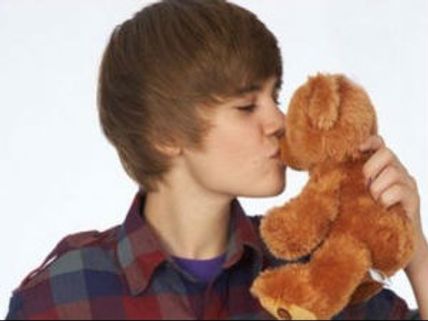 Justin Bieber caught kissing blonde waitress