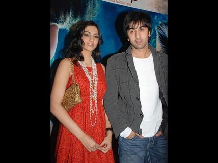 Ranbir Kapoor and Sonam Kapoor end their fight!