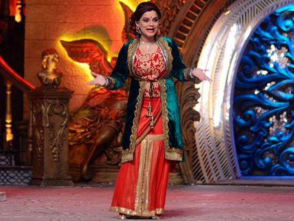 Kanica turns designer at Star Parivaar Awards