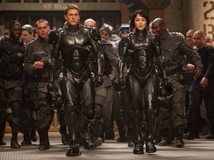 Pacific Rim - Movie Review: Numbs you sporadically
