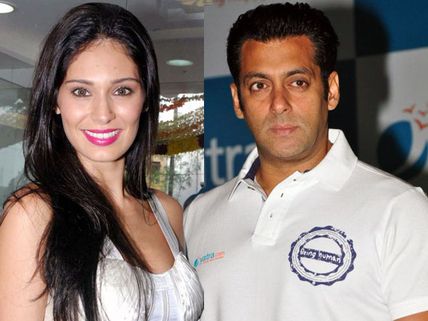 Salman Khan teaches Hindi to Bruna Abdullah