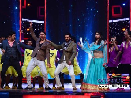 Masti Boys Having Grand Fun On India's Dancing Superstar 
