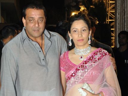 Sanjay Dutt Sends Rose to Manyata From Jail