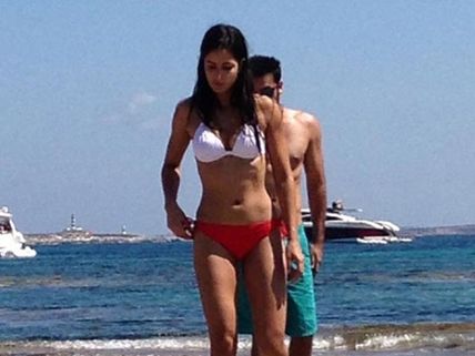 OMG: Katrina Kaif Spotted In Bikini With Ranbir Kapoor