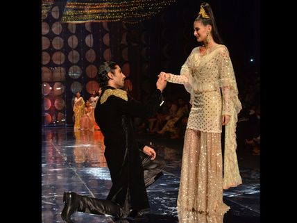 When Prateik Went Down On Knees For Issaq Co-Star Amyra