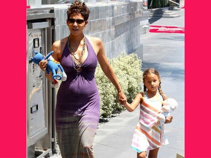 Pregnant Halle Berry Wants To Get Back To Work