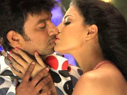 Silk Sakkath Hot Review