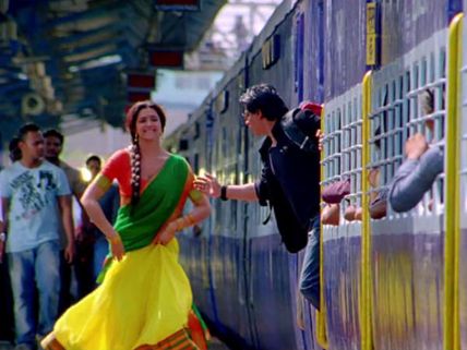 Shahrukh Khan's Chennai Express Fever Grips Bangalore