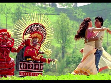 SRK's Chennai Express Rocks Pakistan!