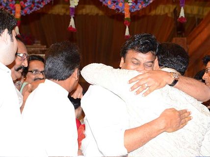 Tejaswini's Wedding Photos: Chiranjeevi, Balakrishna Kiss And Make Up