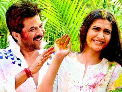 Sonam Kapoor Gives Thumbs Up For Dad's TV Show 24