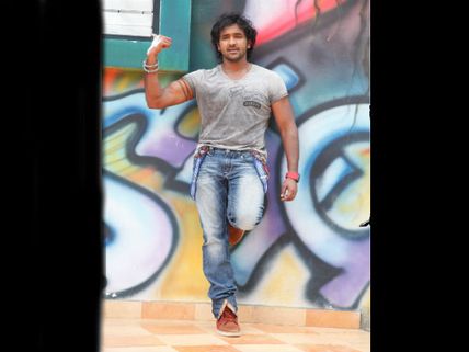 Vishnu Manchu Ropes In Hong Kong Stunt Master For Doosukeltha