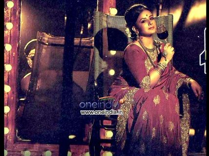 Photos: Pooja Gandhi's Retro Look In Abhinetri Revealed