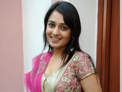 Nikita Thukral To Debut In Bollywood With Traffic Remake