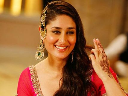 When Kareena Bonded With Saif's Relatives In Bhopal