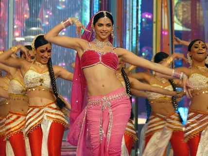 Deepika Padukone Is A Bar Dancer In Happy New Year  