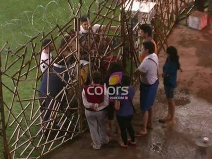 Bigg Boss 7: Day 2 - Inmates Taste Jahannum Ka Aow!