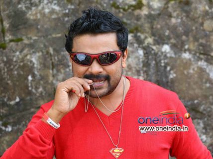 Dileep Turns A Dog Trainer!