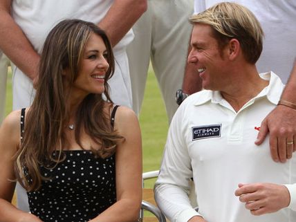 Elizabeth Hurley Breaks Off Her Engagement With Shane Warne!