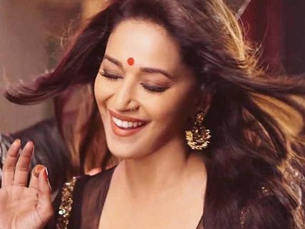 Sensuous Bollywood Actresses With Oomph Factor!