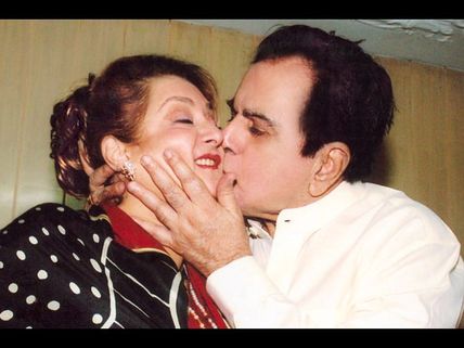 Rare-Unseen Pictures Of Superstar Dilip Kumar And Wife Saira Banu!