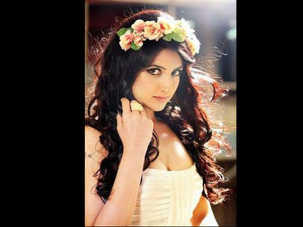 Bangalore Girl Aparajitha To Sizzle in B-Town