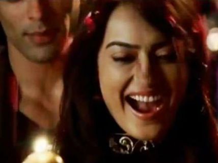 Qubool Hai: Maha Episode Disappoints; Ayaan's Mysterious Injury Keeps Asya Apart! 