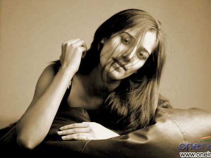 Poonam Pandey Playing Hide And Seek!