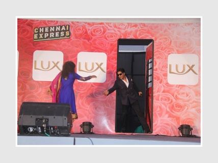 After Chennai Express, Shahrukh Khan Now On A Lux Train   