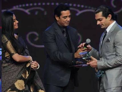 Qubool Hai Shinning Bright At Indian Television Academy (ITA) Awards 2013!