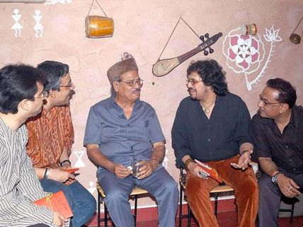 Rare And Unseen Pictures Of The Legendary Manna Dey!