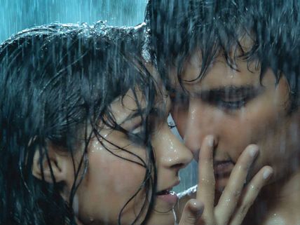 Photos: Jeeva Gets Intimate With Andrea Jeremiah