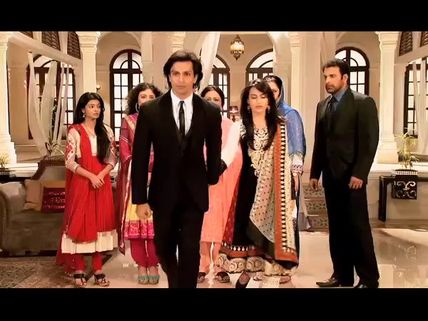 Qubool Hai First Anniversay Gift: Asad Barges In And Takes Zoya Away!