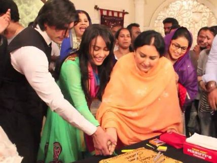 Qubool Hai: Asya Reunion This Week; Asad Fights Everyone, Takes Zoya Away! 