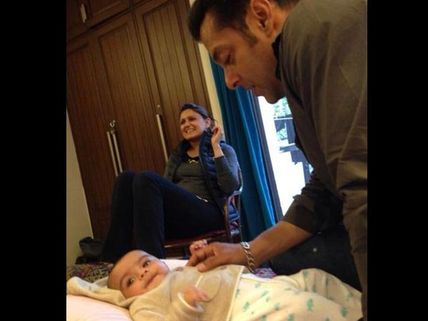 Photo: Salman Khan Turns Babysitter For A Friend!