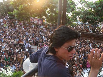 Shahrukh Khan Thanks Fans For Birthday Wishes