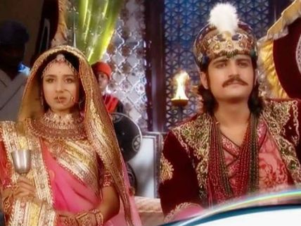 Jodha Akbar: Jodha Really Pregnant Or Is It A Misunderstanding?