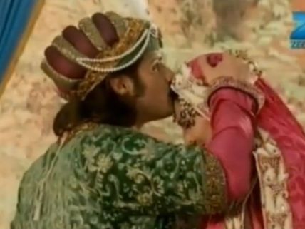 Jodha Akbar: Jalal Angry When He Finds Out Jodha Was Being Drugged!