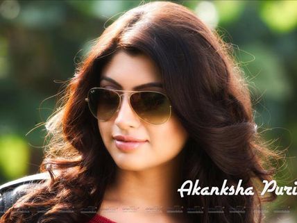 Akanksha Puri Makes Her Mollywood Debut!