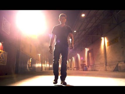 Mahesh Babu Showing His Six Pack Abs In 1: Nenokkadine?