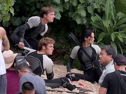 Hunger Games: Catching Fire Movie Review - Lacks Spark 