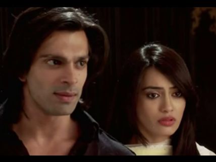Qubool Hai: Asad And Zoya's Marriage At Forefront Yet Again, But With Razia At Home.....
