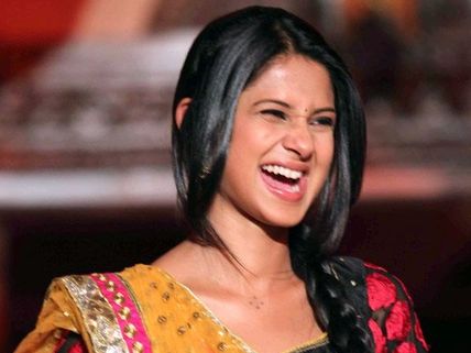 Jennifer Winget Missing In Saraswatichandra; Working On Show With Karan Singh Grover?